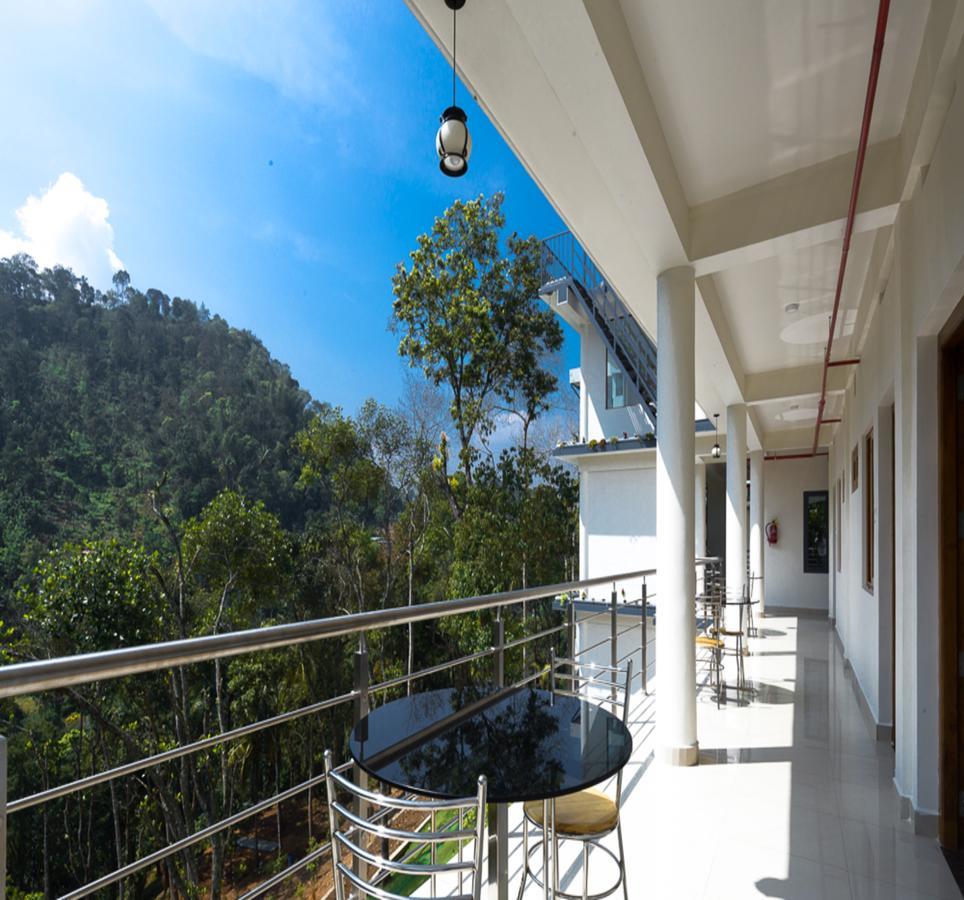Hostess Thekkady Exterior photo