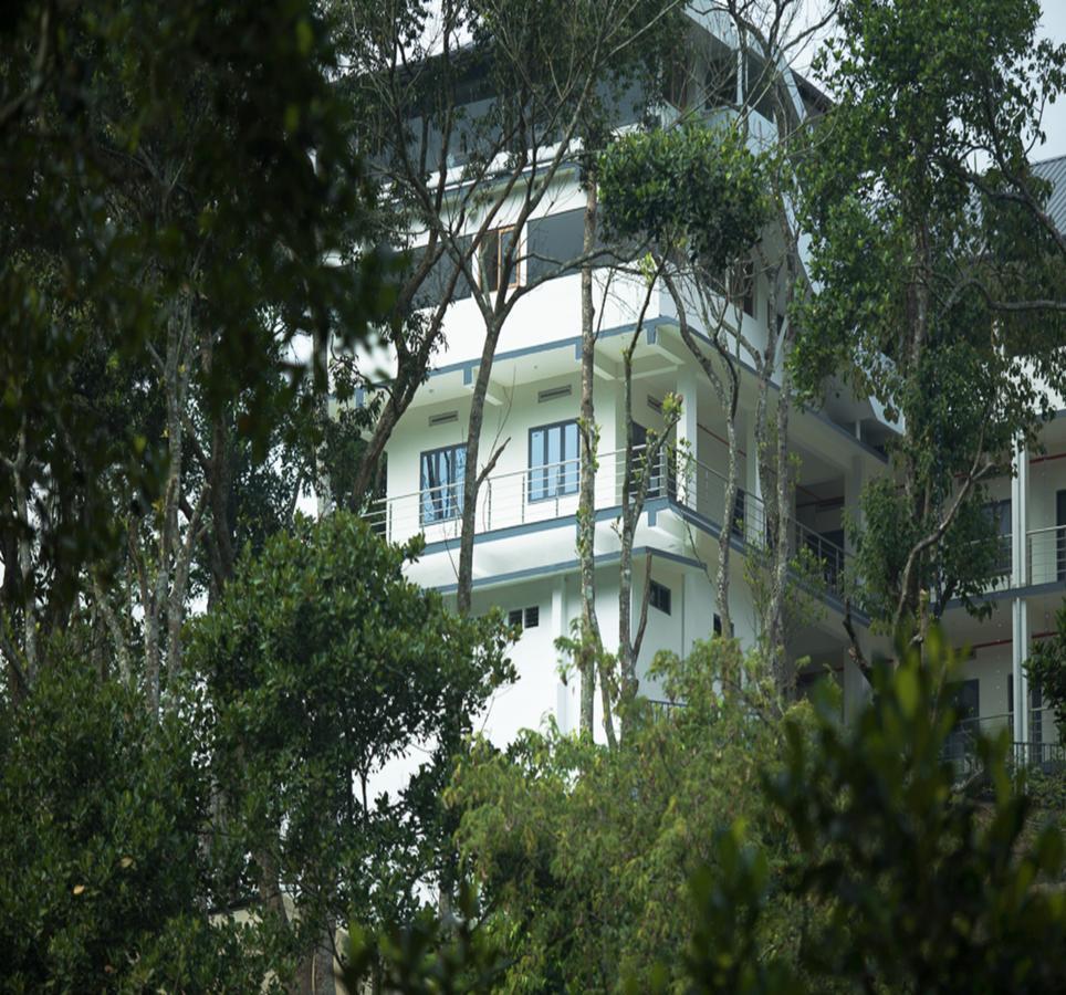 Hostess Thekkady Exterior photo